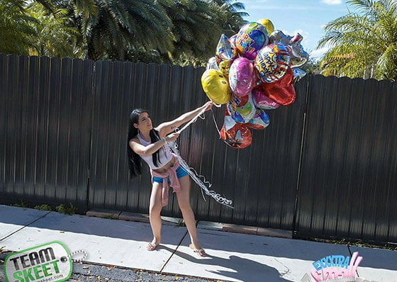 ExxxtraSmall &#8211; Jessica Jewels, 99 Head Balloons, PervTube.net