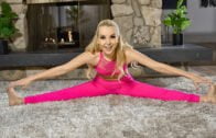 MilfBody – Kiki Klout – Stretching Out The Tightness