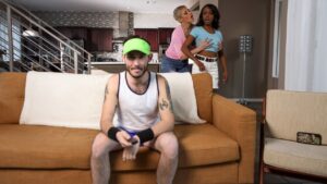 MomKnowsBest &#8211; Brooke Karter And Ryan Keely &#8211; A Feminine Touch, PervTube.net