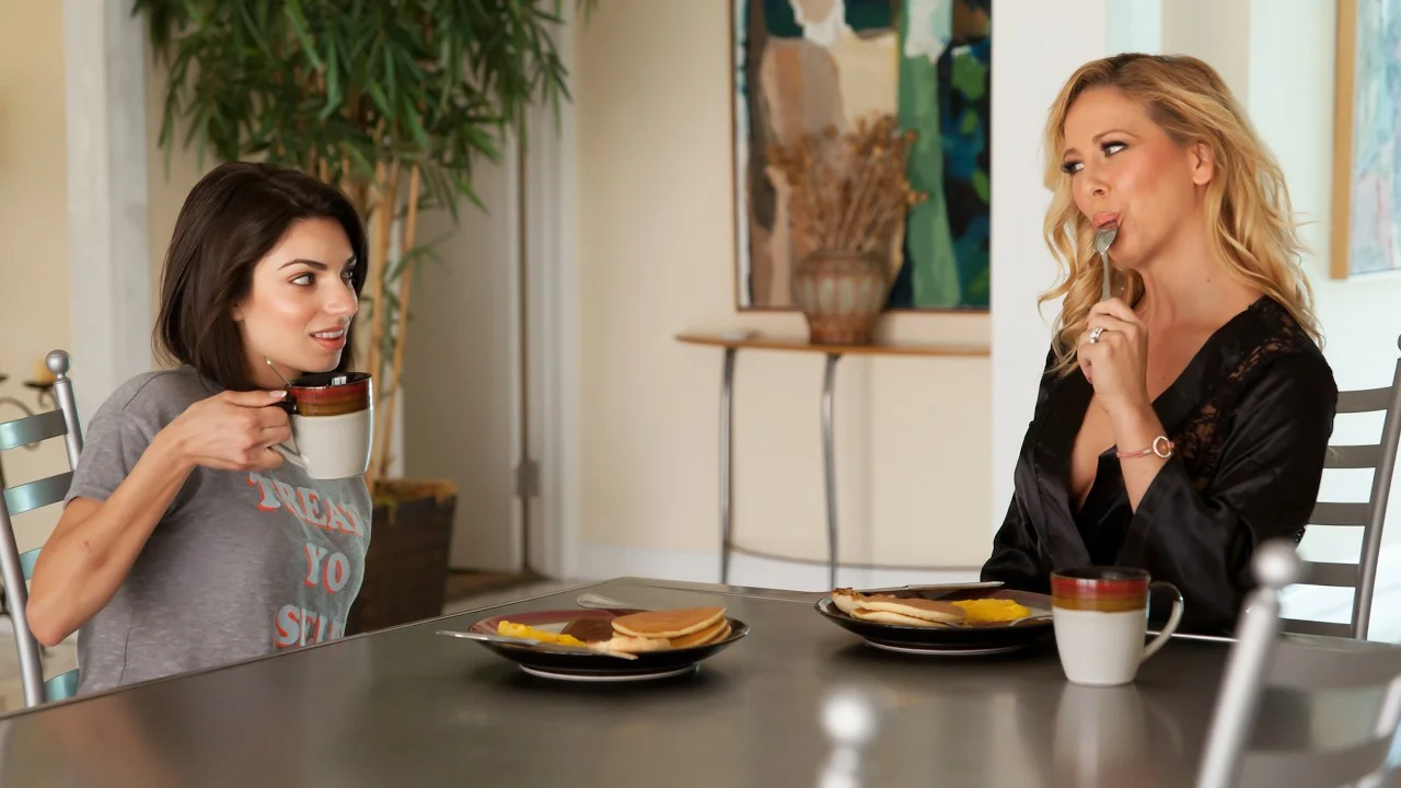 MomKnowsBest – Cherie Deville And Darcie Dolce – Eat Your Breakfast, PervTube.net