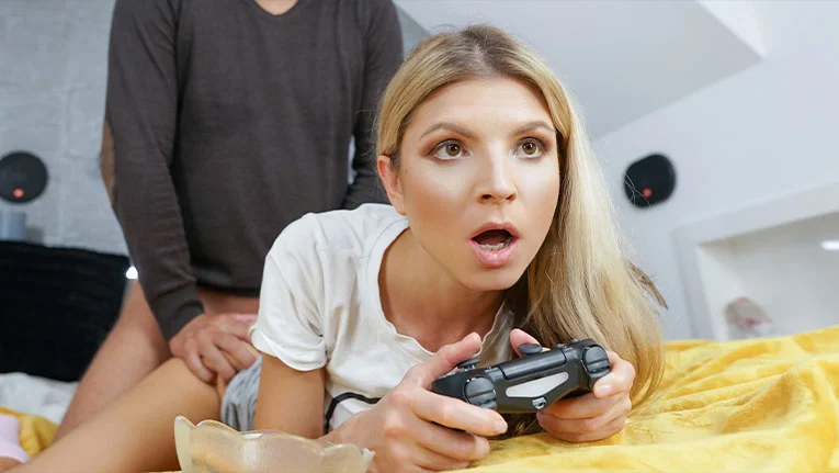 ExxxtraSmall &#8211; Gina Gerson &#8211; Gamer Girl Focus, PervTube.net