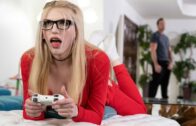 TransAngels – Izzy Wilde – Gamer Girl Gets Creampied