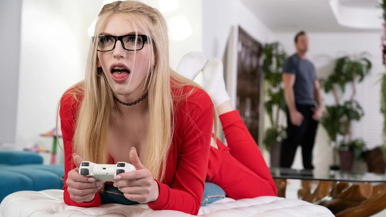 TransAngels &#8211; Izzy Wilde &#8211; Gamer Girl Gets Creampied, PervTube.net