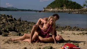 BradMontana &#8211; Laura Looh &#8211; Cavala Laura Looh Fodeu Com Dois Na Praia, PervTube.net