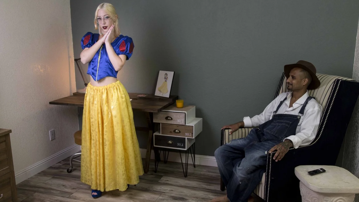 BrickYates – Nixie – The Diary Of A Naughty Princess, PervTube.net