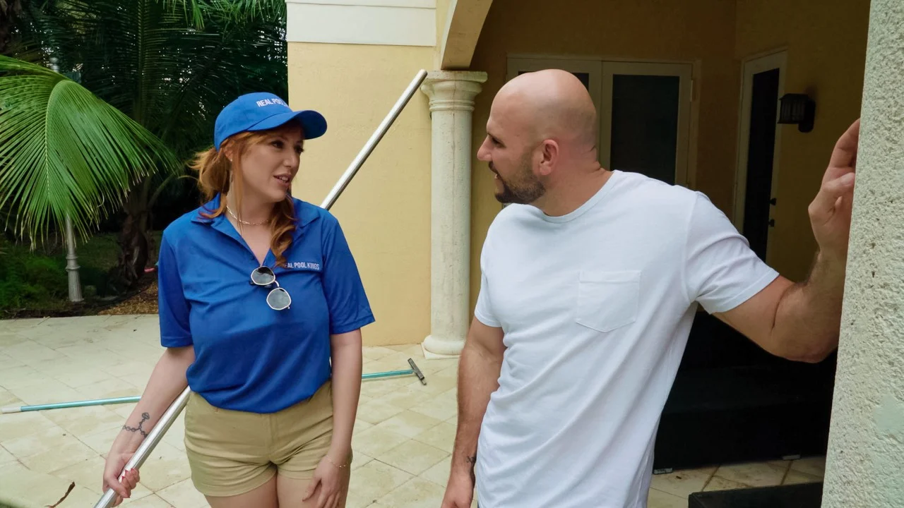 MilfHunter &#8211; Lauren Phillips &#8211; My MILF Pool Girl&#8217;s Ass, PervTube.net