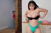 BigNaturals – Danielle DeLaunay – Curves On Danielle