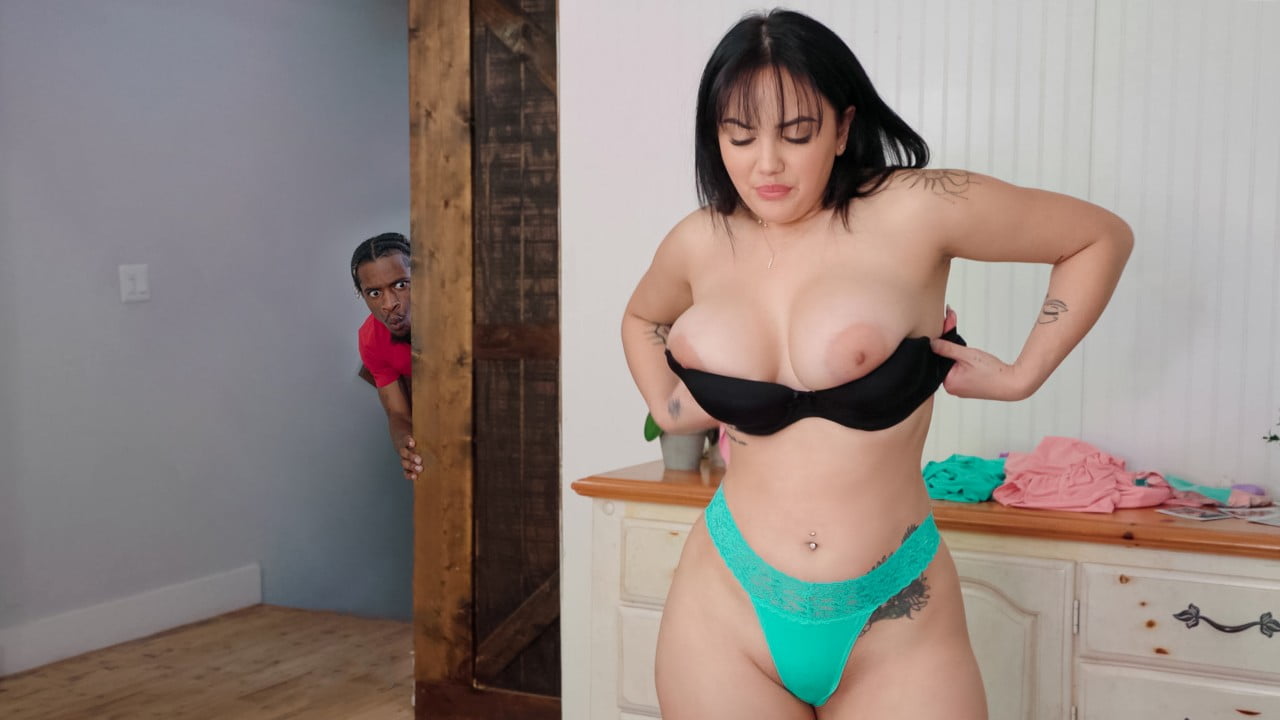 BigNaturals &#8211; Nika Venom &#8211; My Tits Can&#8217;t Fit, PervTube.net