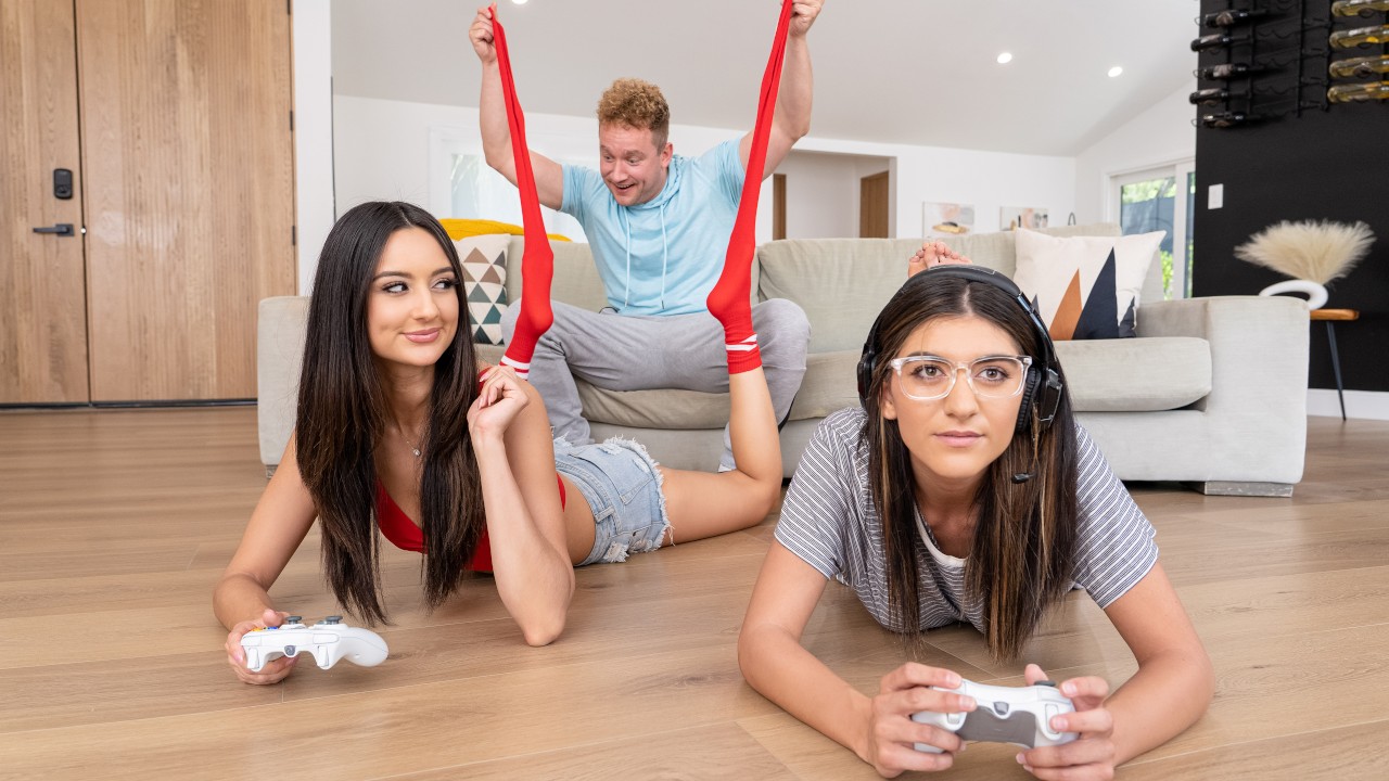 HotGirlsGame &#8211; Eliza Ibarra &#8211; Fucking Gamer Roomie&#8217;s BF, PervTube.net