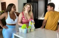 MomsBangTeens – Riley Reign And Ny Ny Lew – MILF Makes College Shower Threesome